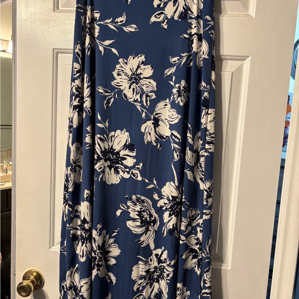 Gilli Blue and White Floral Maxi Skirt